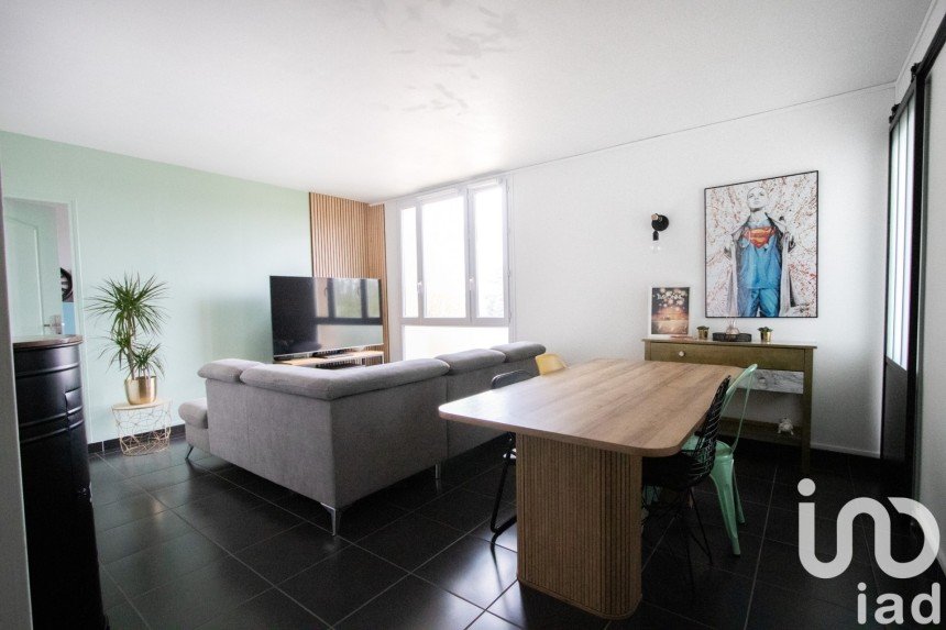Apartment 4 rooms of 76 m² in Bois-d'Arcy (78390)