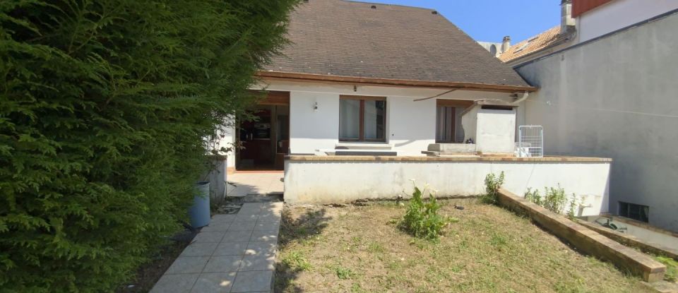 House 9 rooms of 182 m² in Goussainville (95190)
