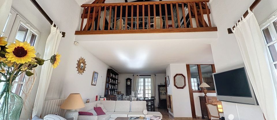 Pavilion 6 rooms of 167 m² in Auxerre (89000)