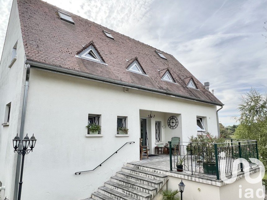 House 8 rooms of 180 m² in Guignes (77390)