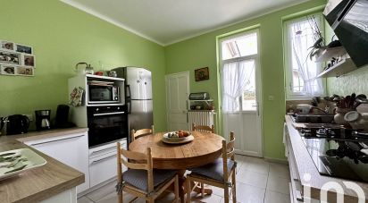 House 9 rooms of 123 m² in Thouars (79100)