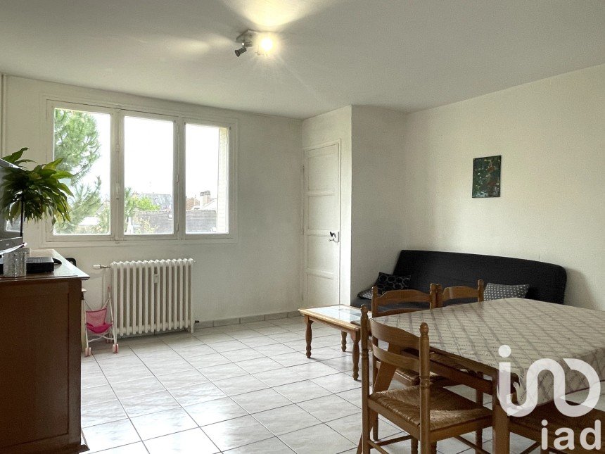 Apartment 4 rooms of 53 m² in Troyes (10000)