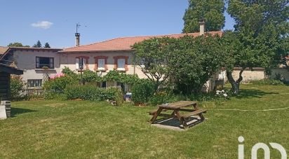 Country house 8 rooms of 200 m² in Boisset (43500)