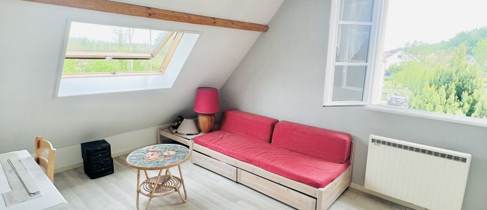 Maison traditionnelle 6 pièces de 135 m² à Verneuil-en-Halatte (60550)