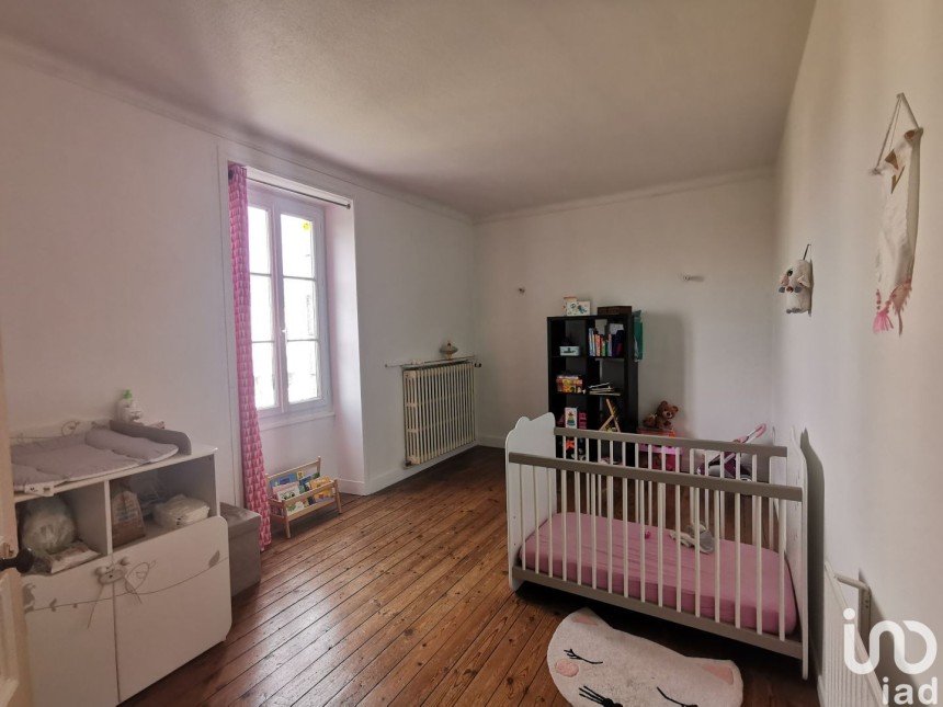 House 6 rooms of 166 m² in Les Lucs-sur-Boulogne (85170)