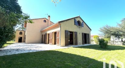 Traditional house 8 rooms of 220 m² in Muret (31600)