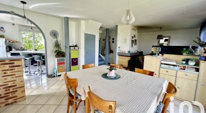Traditional house 8 rooms of 145 m² in Condé-sur-Vire (50420)