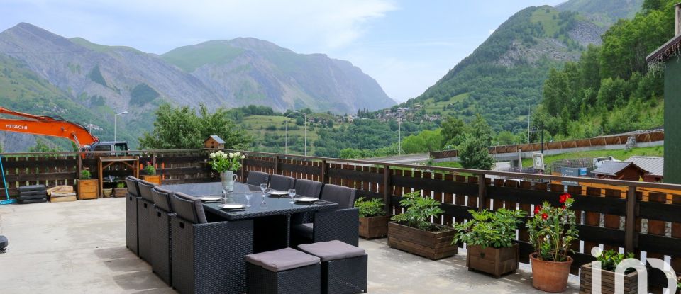 Traditional house 8 rooms of 310 m² in LES DEUX-ALPES (38860)