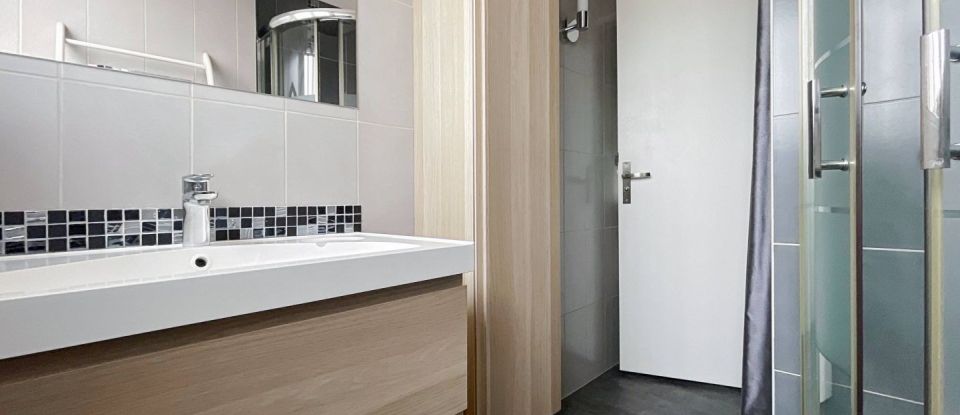 Appartement 4 pièces de 76 m² à LA VARENNE-SAINT-HILAIRE (94210)
