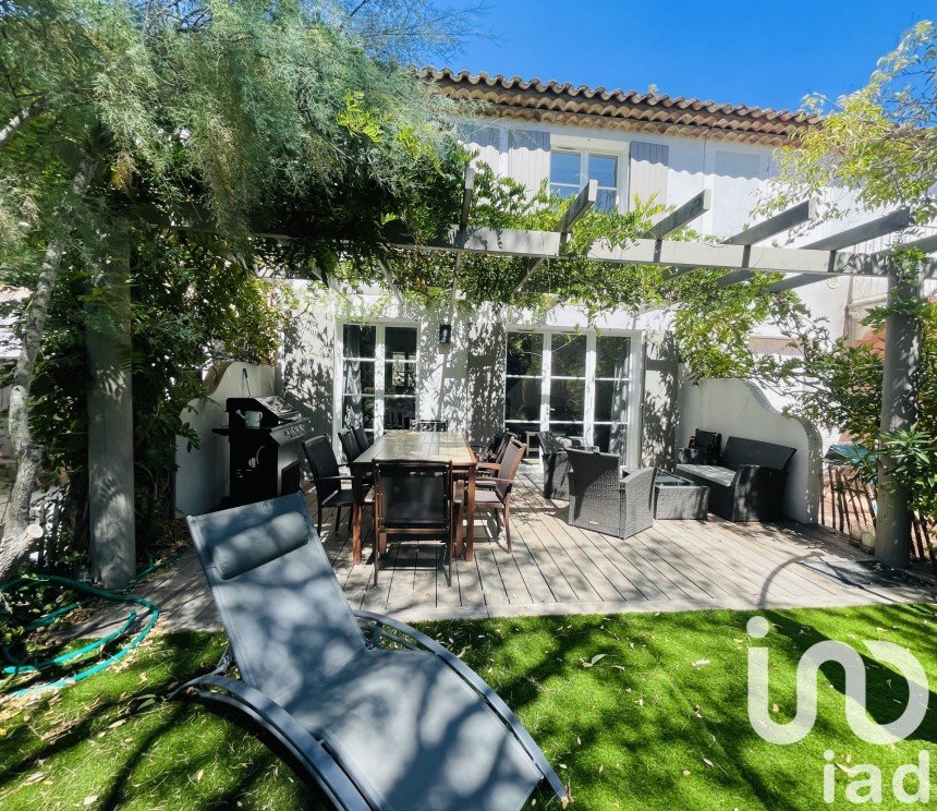 House 4 rooms of 81 m² in Grimaud (83310)