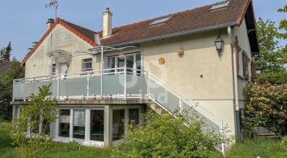 House 6 rooms of 159 m² in Viry-Châtillon (91170)