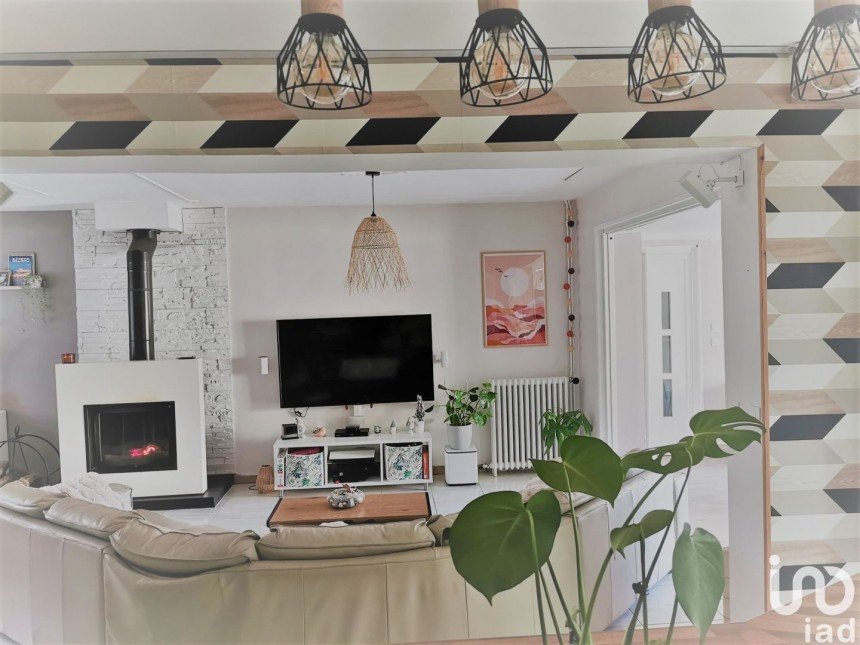 Traditional house 7 rooms of 155 m² in Lecelles (59226)