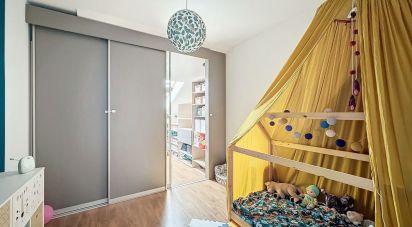 Apartment 3 rooms of 65 m² in Ris-Orangis (91130)