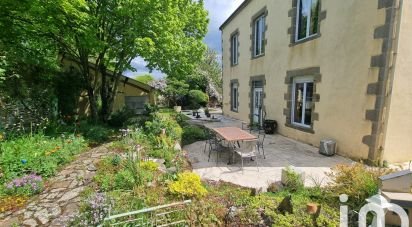 Country house 6 rooms of 185 m² in Saint-Mars-du-Désert (53700)