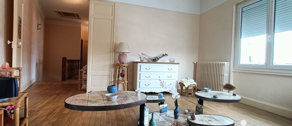 Town house 4 rooms of 99 m² in Vichy (03200)