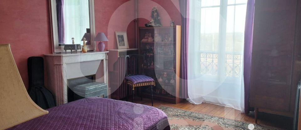 House 10 rooms of 235 m² in Moret Loing et Orvanne (77250)