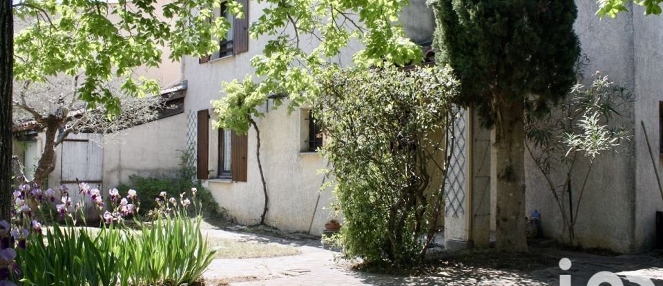 House 6 rooms of 130 m² in Gréoux-les-Bains (04800)