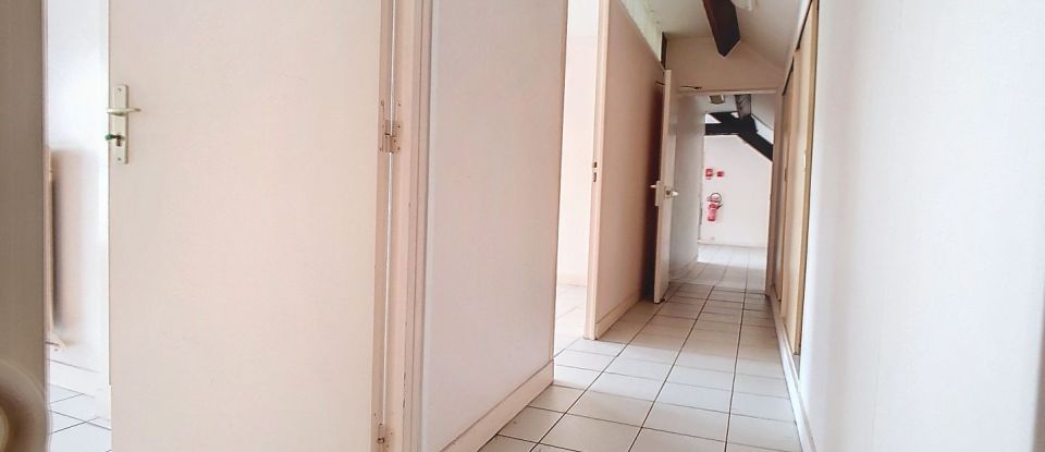 Block of flats in Les Clayes-sous-Bois (78340) of 619 m²