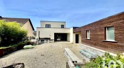 House 8 rooms of 187 m² in Holving (57510)