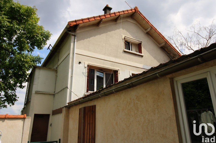 House 6 rooms of 125 m² in Villejuif (94800)