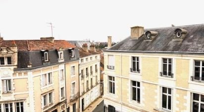Apartment 5 rooms of 117 m² in Poitiers (86000)
