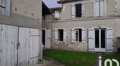 Traditional house 6 rooms of 157 m² in Les Églisottes-et-Chalaures (33230)