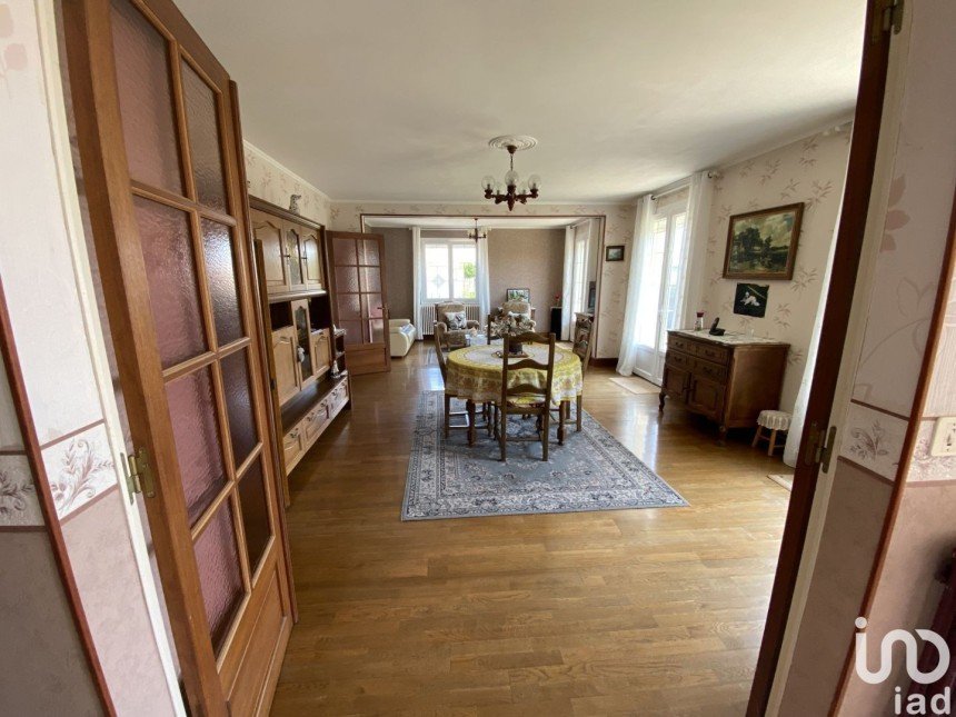 House 5 rooms of 115 m² in Surgères (17700)