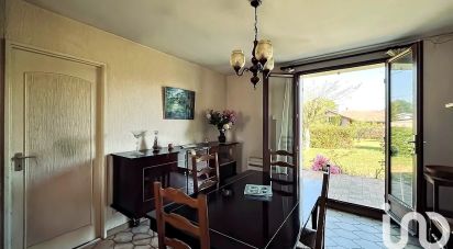 Traditional house 4 rooms of 93 m² in Biganos (33380)