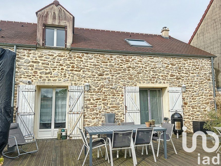 Maison 4 pièces de 90 m² à Chevannes (91750)