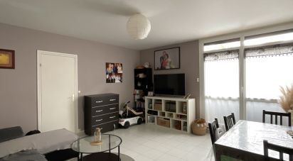 Apartment 3 rooms of 61 m² in Avon (77210)