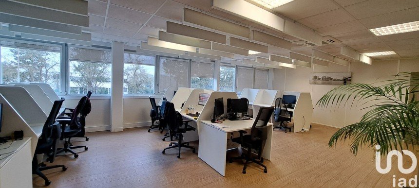 Offices of 218 m² in Saint-Ouen-l'Aumône (95310)