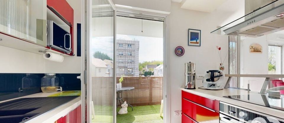 Apartment 3 rooms of 65 m² in Saint-Thibault-des-Vignes (77400)