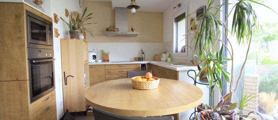 Apartment 3 rooms of 62 m² in Reims (51100)