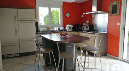 House 6 rooms of 109 m² in Saint-Germain-le-Fouilloux (53240)