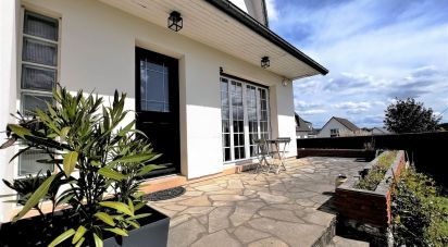 House 6 rooms of 145 m² in Oissel (76350)