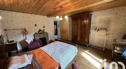 Traditional house 7 rooms of 171 m² in Saint-Victor-Montvianeix (63550)