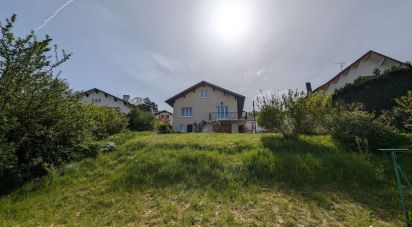 House 8 rooms of 107 m² in Oyonnax (01100)