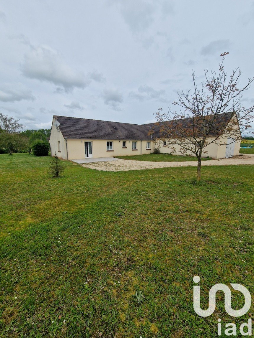 Maison traditionnelle 8 pièces de 145 m² à Charny Orée de Puisaye (89120)