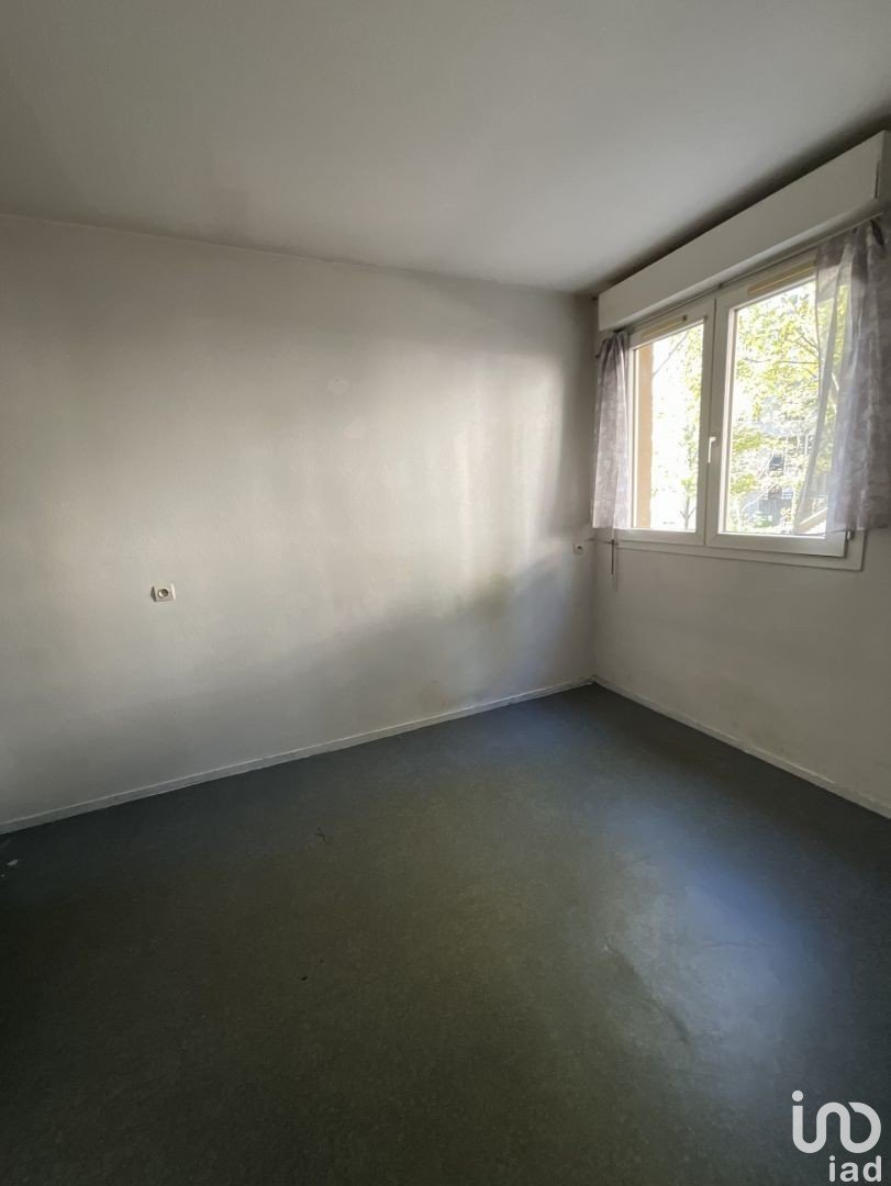 Apartment 1 room of 28 m² in Caluire-et-Cuire (69300)