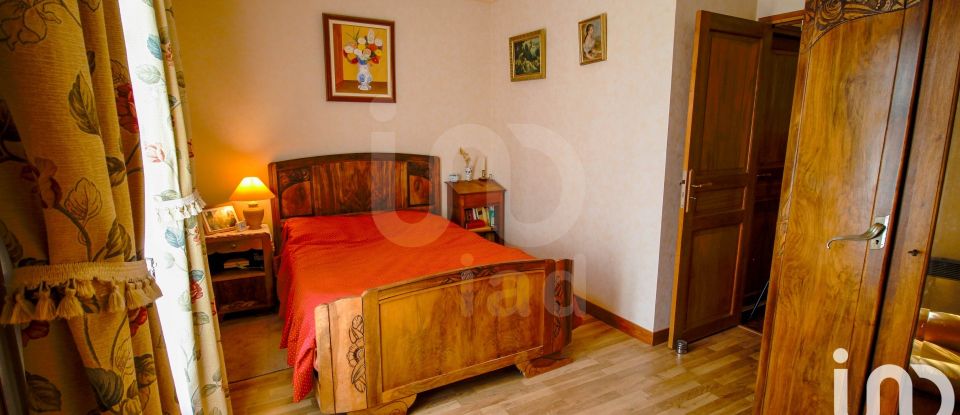 Traditional house 7 rooms of 145 m² in Bréval (78980)