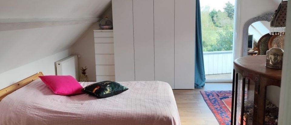 House 5 rooms of 105 m² in Saint-Briac-sur-Mer (35800)