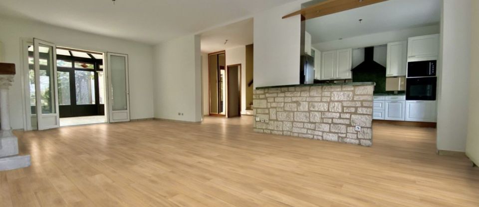 Maison 7 pièces de 200 m² à Nanterre (92000)