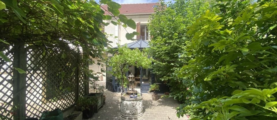 Maison 7 pièces de 200 m² à Nanterre (92000)