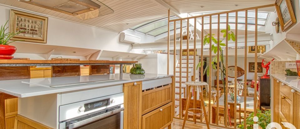 House boat 6 rooms of 195 m² in Paris (75016)