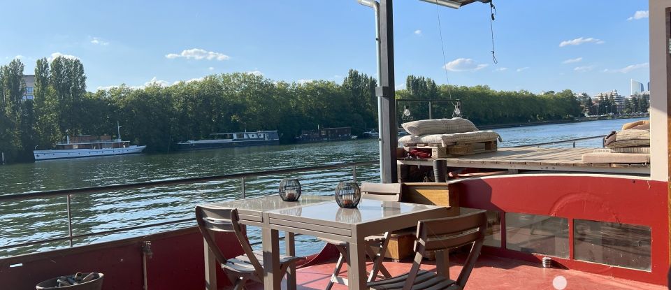 House boat 6 rooms of 195 m² in Paris (75016)