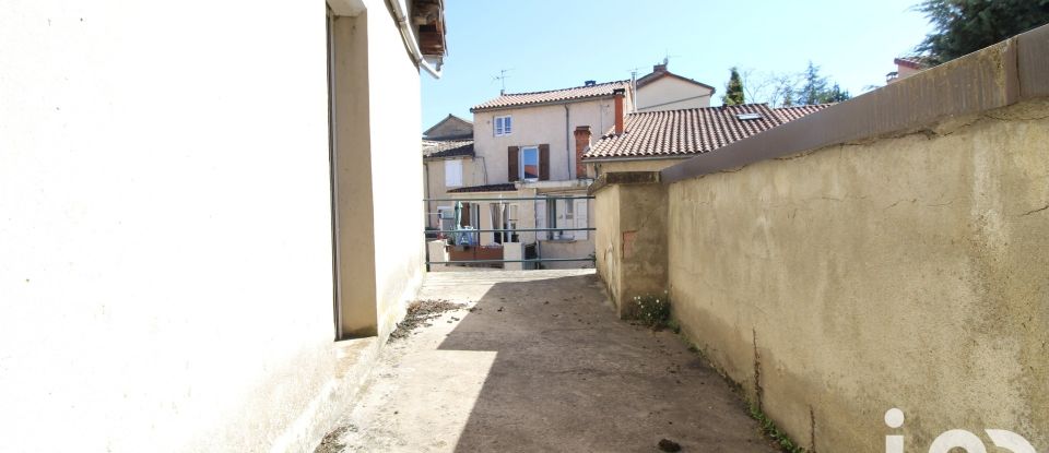 Maison 5 pièces de 130 m² à Saint-Georges-de-Luzençon (12100)