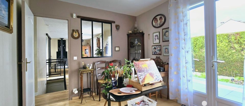 Traditional house 6 rooms of 90 m² in Saint-Fiacre (77470)