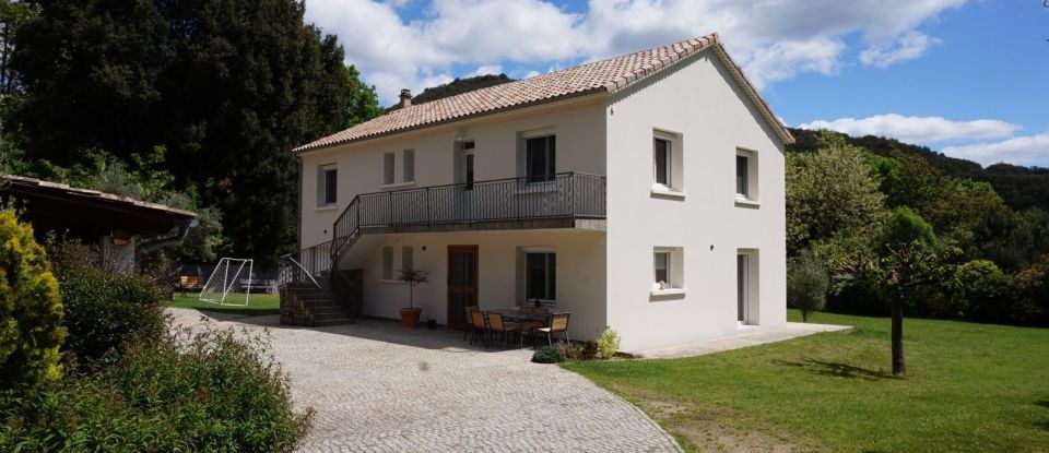 House 6 rooms of 175 m² in Pont-de-Labeaume (07380)