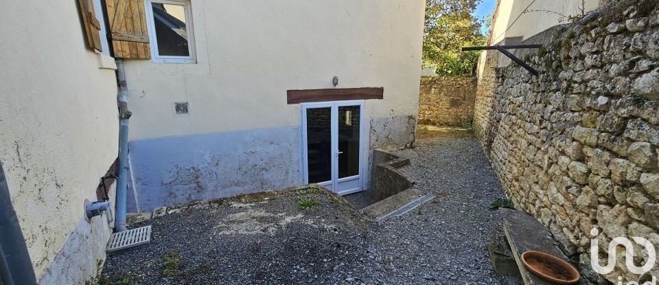 House 3 rooms of 100 m² in Le Pont-Chrétien-Chabenet (36800)