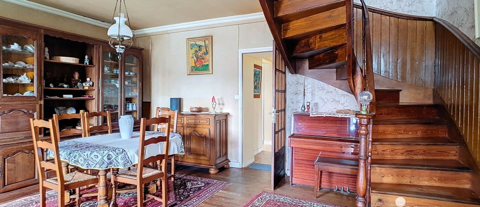 Traditional house 6 rooms of 112 m² in Plouhinec (29780)